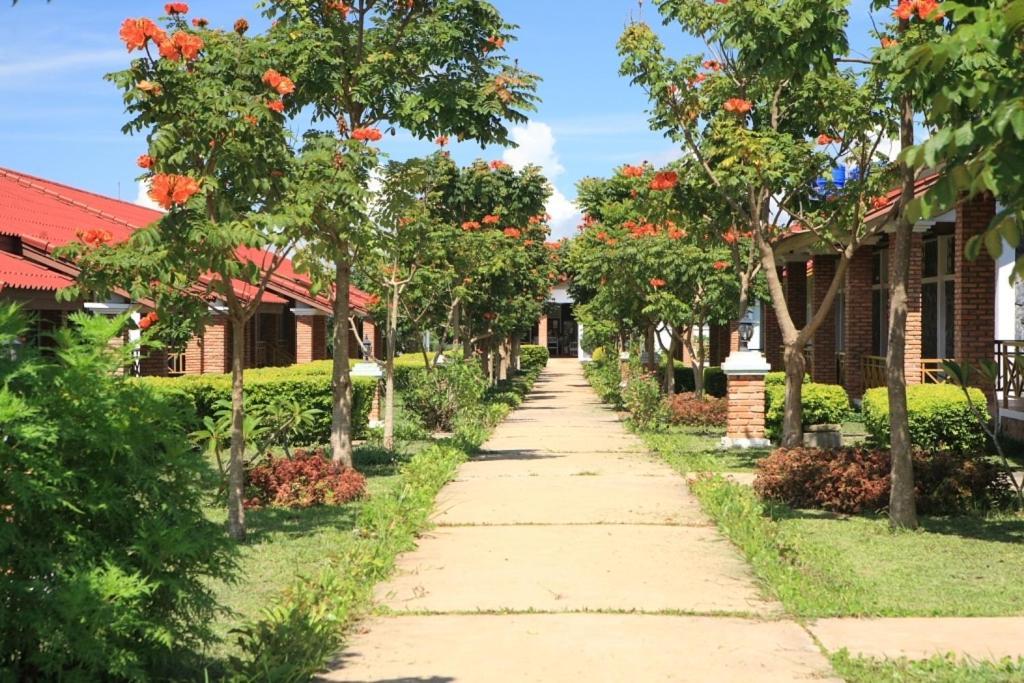 Vansana Plain Of Jars Hotel Muang Phonsavan Exterior photo