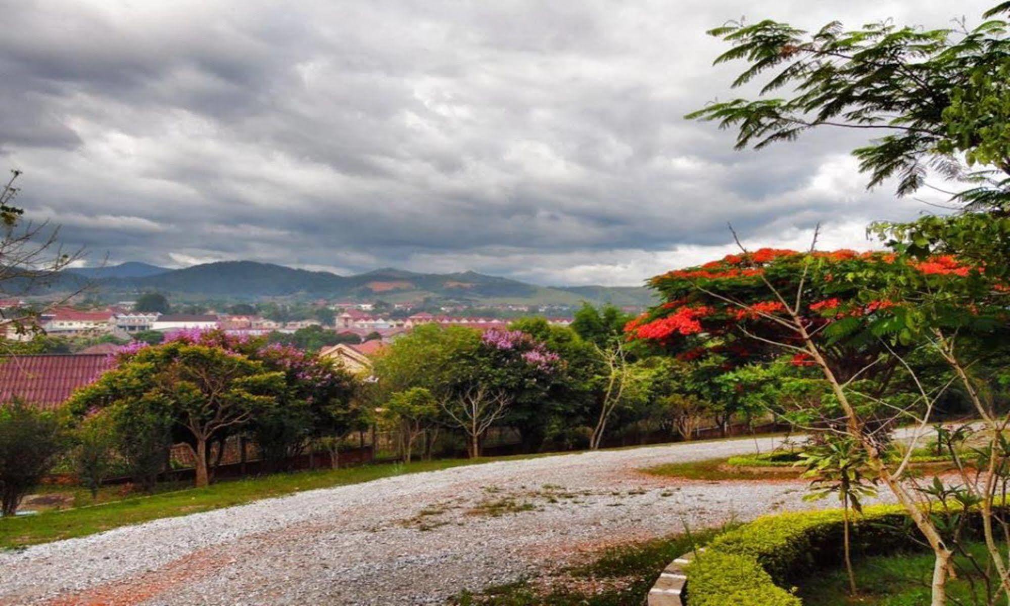 Vansana Plain Of Jars Hotel Muang Phonsavan Exterior photo