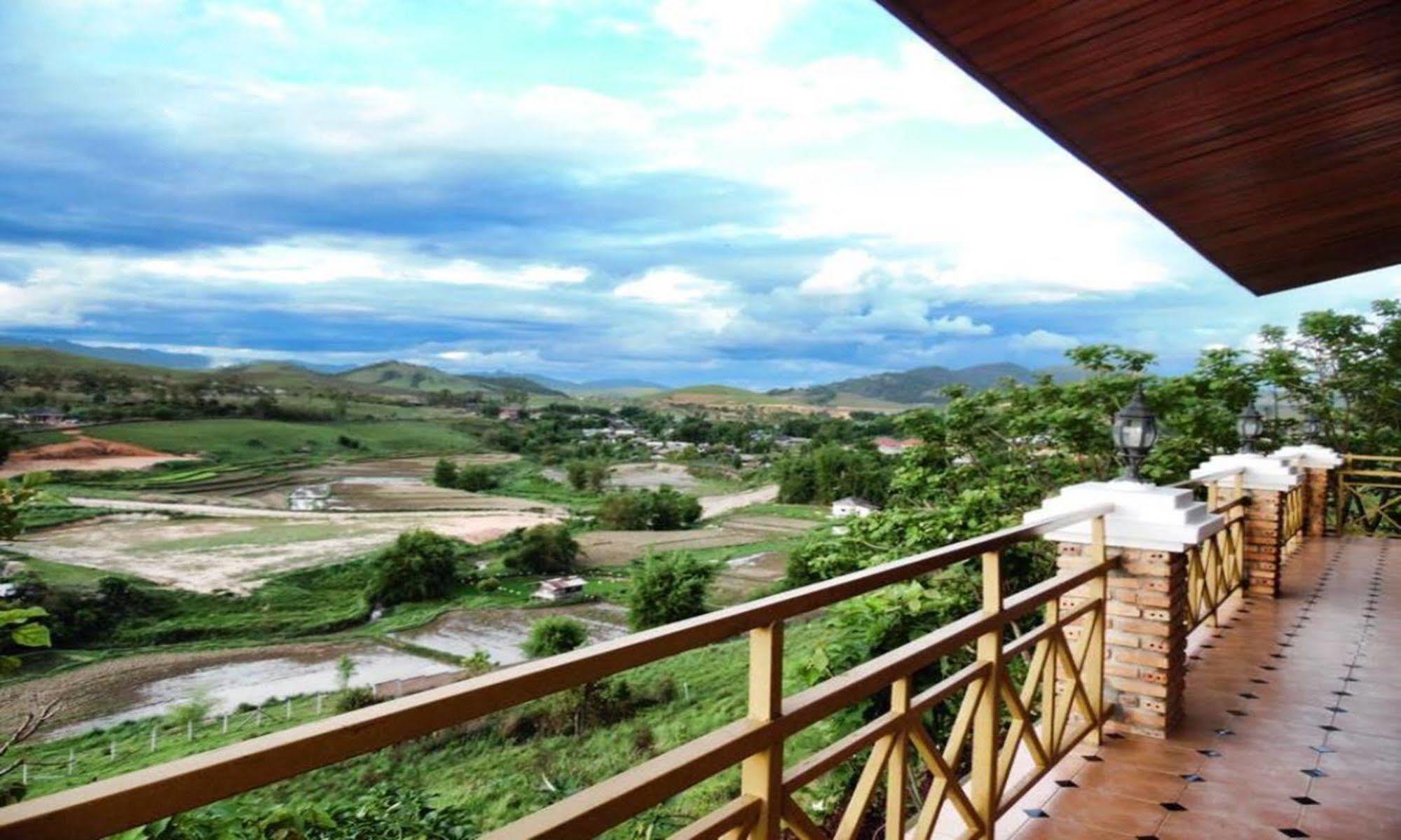 Vansana Plain Of Jars Hotel Muang Phonsavan Exterior photo