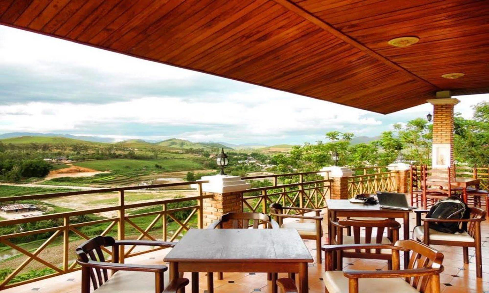 Vansana Plain Of Jars Hotel Muang Phonsavan Exterior photo